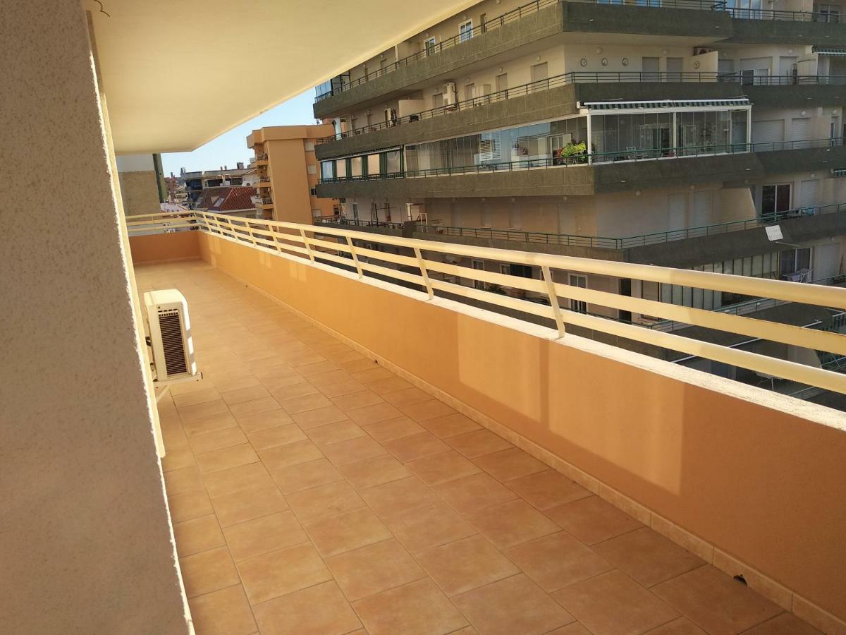 Apartamento En Edificio Stella Maris Фуeнхирола Екстериор снимка